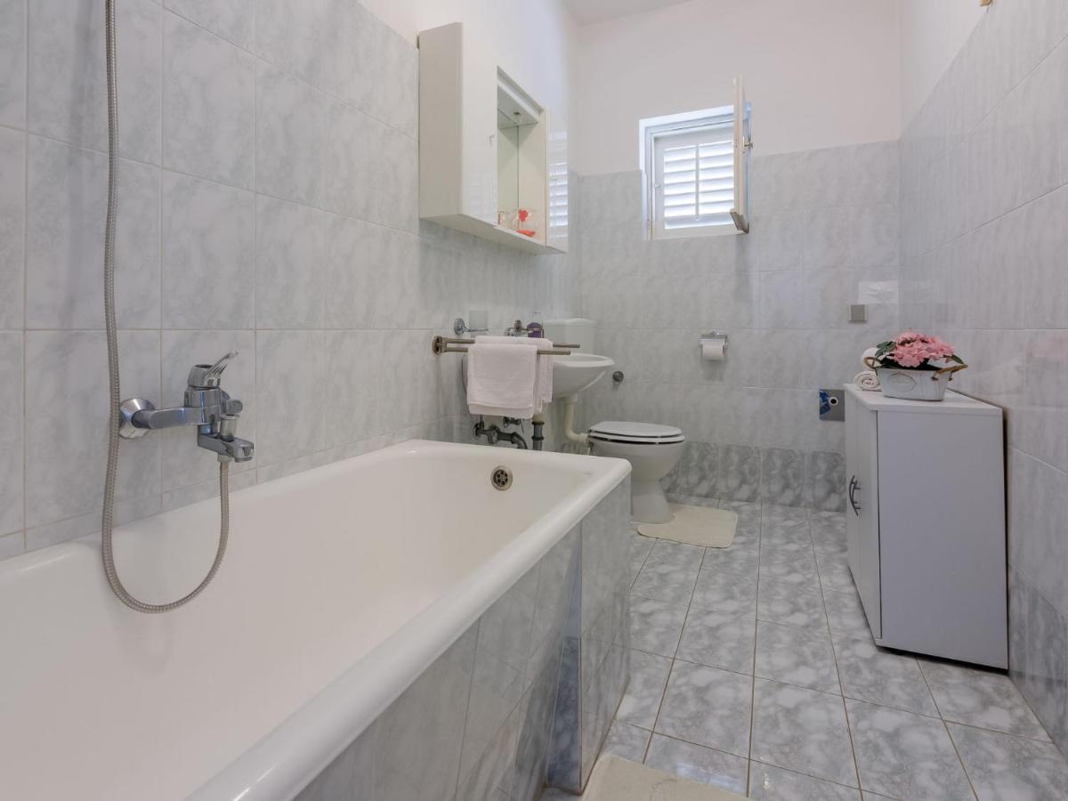 Apartment Tea By Interhome Novi Vinodolski Εξωτερικό φωτογραφία